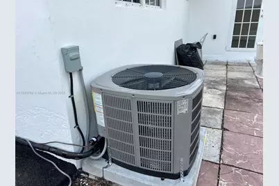 1185 W 50th St, Hialeah, FL 33012 - Photo 15