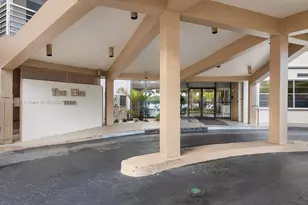 1000 St Charles Pl, Pembroke Pines, FL 33026 - Photo 37