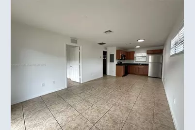 1045 NE 10th Ave #1, Fort Lauderdale, FL 33304 - Photo 3