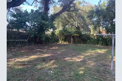 2181 NW 91st St, Miami, FL 33147 - Photo 13