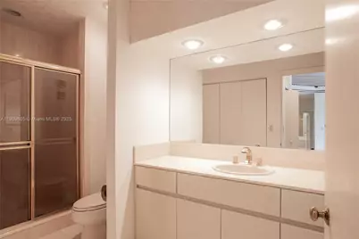 3000 Island Blvd #WSTE1, Aventura, FL 33160 - Photo 23