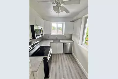 555 NE 70th St, Miami, FL 33138 - Photo 13