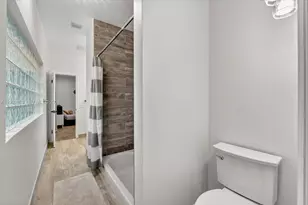 13000 NW 5th St, Plantation, FL 33325 - Photo 17