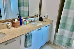 1800 N Bayshore Dr, Miami, FL 33132 - Photo 9