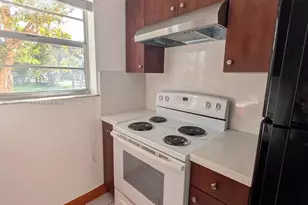 1551 NE 8th St, Homestead, FL 33033 - Photo 3