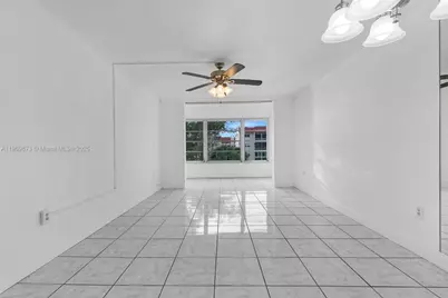 8000 N Sunrise Lakes Dr #207, Sunrise, FL 33322 - Photo 5