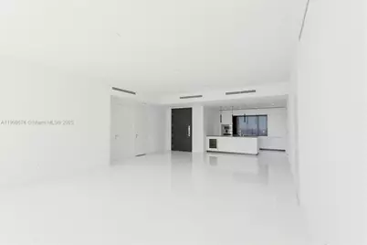 300 Biscayne Blvd Way #1003, Miami, FL 33131 - Photo 9