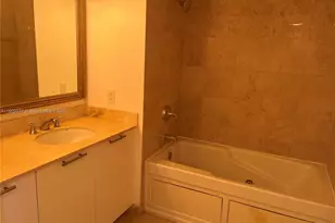 1800 N Bayshore Dr, Miami, FL 33132 - Photo 9