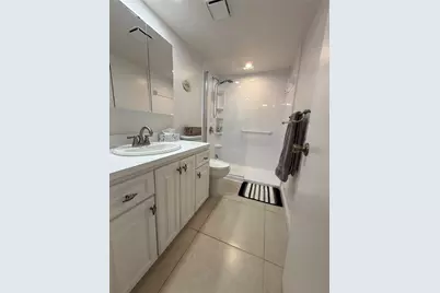 9741 Sunrise Lakes Blvd #107, Sunrise, FL 33322 - Photo 19