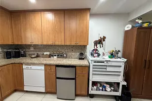 9741 Sunrise Lakes Blvd, Sunrise, FL 33322 - Photo 5