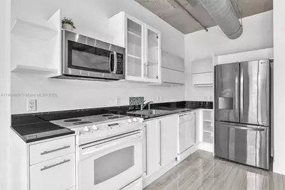 690 SW 1st Court #1008, Miami, FL 33130 - Photo 9