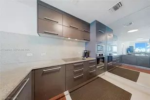 900 Biscayne Blvd, Miami, FL 33132 - Photo 5
