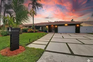 15820 N Sedgewyck Cir N, Davie, FL 33331 - Photo 1