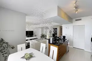 253 NE 2nd St, Miami, FL 33132 - Photo 11