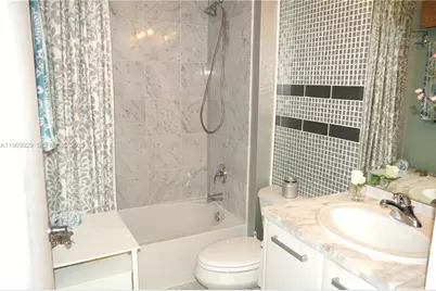 253 NE 2nd St #1602, Miami, FL 33132 - Photo 19