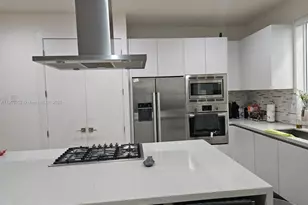 9870 NW 75th Terrace, Doral, FL 33178 - Photo 9