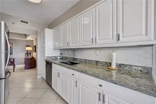 3600 Yacht Club Dr, Aventura, FL 33180 - Photo 21