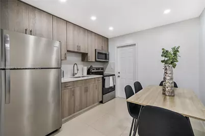 4421 NW 9th St, Miami, FL 33126 - Photo 21