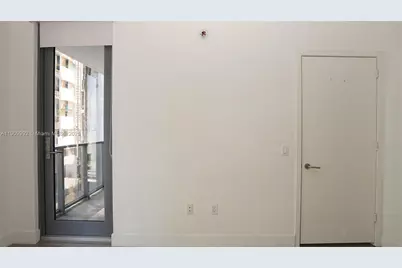 31 SE 6th St #1108, Miami, FL 33131 - Photo 17