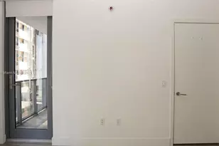 31 SE 6th St, Miami, FL 33131 - Photo 17