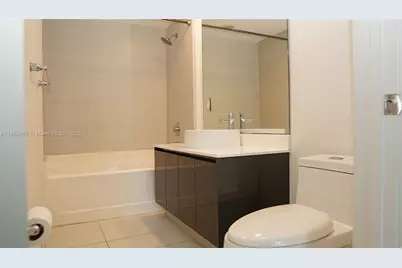 31 SE 6th St #1108, Miami, FL 33131 - Photo 13