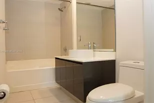 31 SE 6th St, Miami, FL 33131 - Photo 13