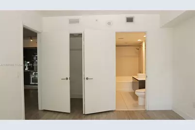 31 SE 6th St #1108, Miami, FL 33131 - Photo 19