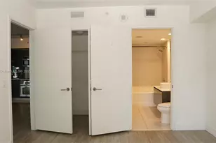 31 SE 6th St, Miami, FL 33131 - Photo 19