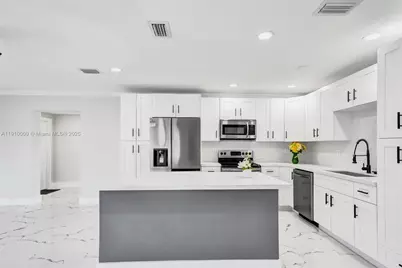 1143 NW 18th St, Fort Lauderdale, FL 33311 - Photo 9