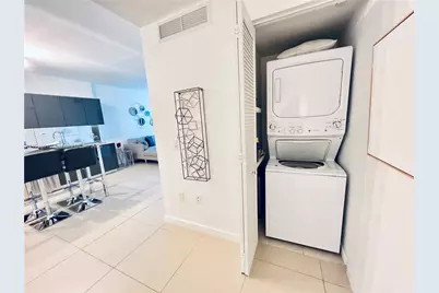 31 SE 6th St #2204, Miami, FL 33131 - Photo 19