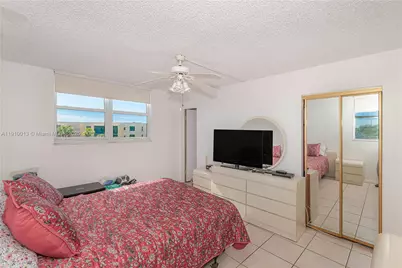 2800 Somerset Dr #402J, Lauderdale Lakes, FL 33311 - Photo 19