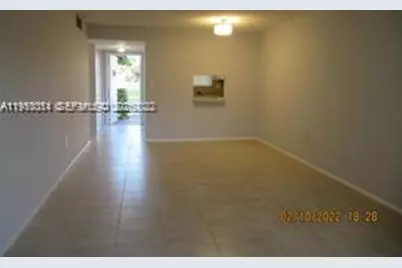 8400 Sunrise Lakes Blvd #106, Sunrise, FL 33322 - Photo 9