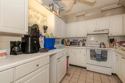 2850 Somerset Dr #308L, Lauderdale Lakes, FL 33311 - Photo 13