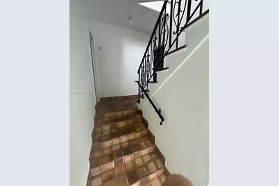 319 W 28th St #15, Miami Beach, FL 33140 - Photo 9