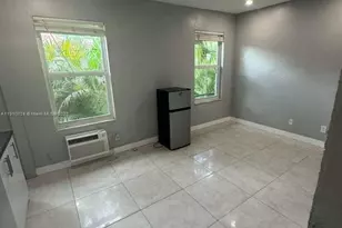 319 W 28th St, Miami Beach, FL 33140 - Photo 1