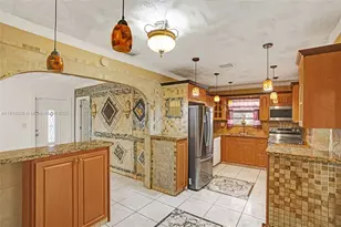 2519 Bahama Dr, Miramar, FL 33023 - Photo 9