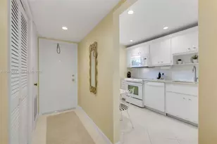555 NW 4th Ave, Boca Raton, FL 33432 - Photo 5