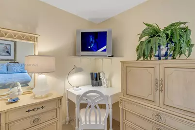 555 NW 4th Ave #2200, Boca Raton, FL 33432 - Photo 17