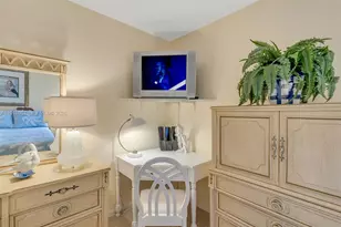 555 NW 4th Ave, Boca Raton, FL 33432 - Photo 17