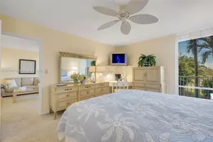 555 NW 4th Ave, Boca Raton, FL 33432 - Photo 17