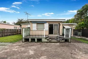 17 N Melrose Dr, Miami Springs, FL 33166 - Photo 9