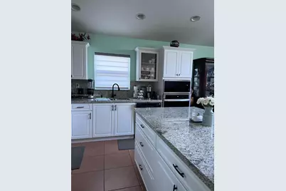 2065 SE 14th St, Homestead, FL 33035 - Photo 9