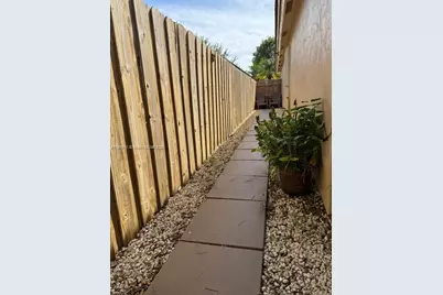 2065 SE 14th St, Homestead, FL 33035 - Photo 3