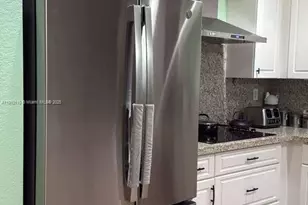 2065 SE 14th St, Homestead, FL 33035 - Photo 11