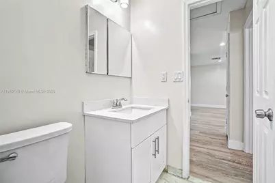 7110 NW 57th Ct, Tamarac, FL 33321 - Photo 9