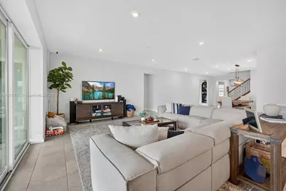 10190 SW Captiva Dr, Port Saint Lucie, FL 34987 - Photo 11