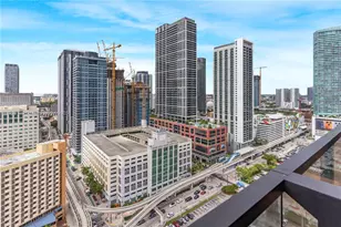 398 NE 5th St, Miami, FL 33132 - Photo 21