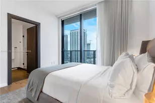 398 NE 5th St, Miami, FL 33132 - Photo 15