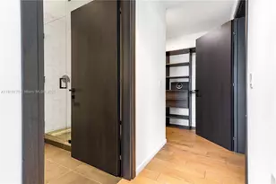 398 NE 5th St, Miami, FL 33132 - Photo 11