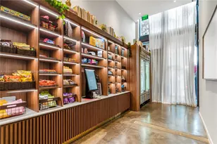 398 NE 5th St, Miami, FL 33132 - Photo 33